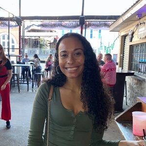 Meet your Posher, Vanessa